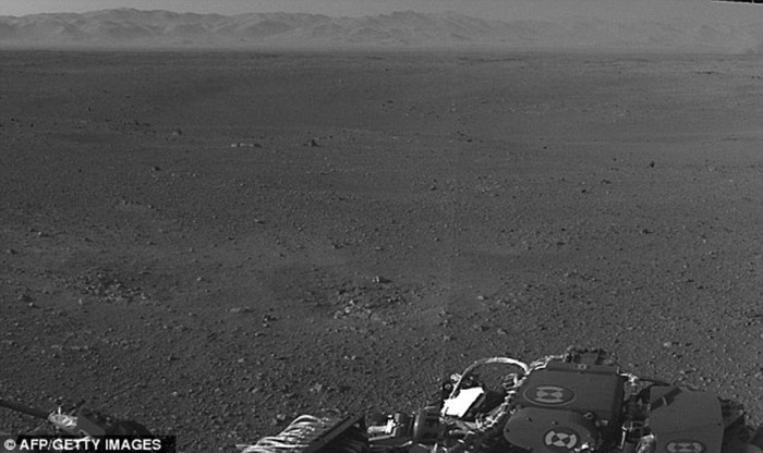 Tàu Curiosity hoạt động trên Sao Hoả